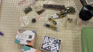 Բացահայտվել է առանձնապես խոշոր չափերով՝  տարբեր տեսակի թմրամիջոցների շրջանառության հերթական դեպքը․ Արարատի մարզի բնակիչը կալանավորվել է